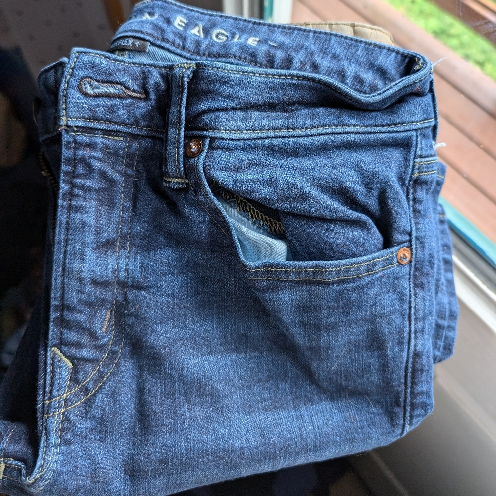 American eagle jeans size 31x32 which is 8 in women's